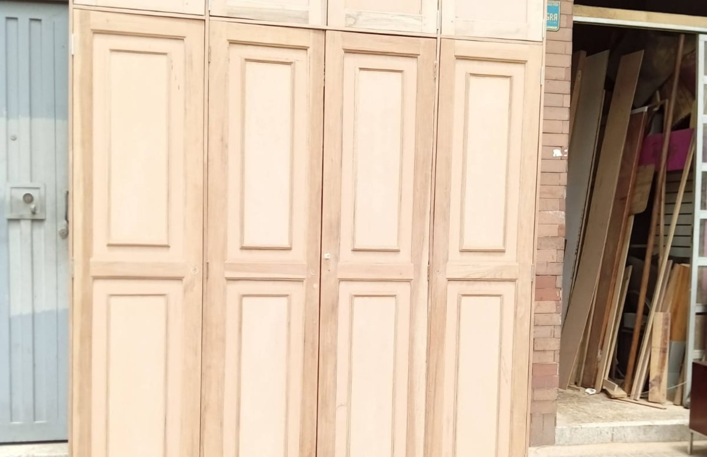 puertas para fachadas